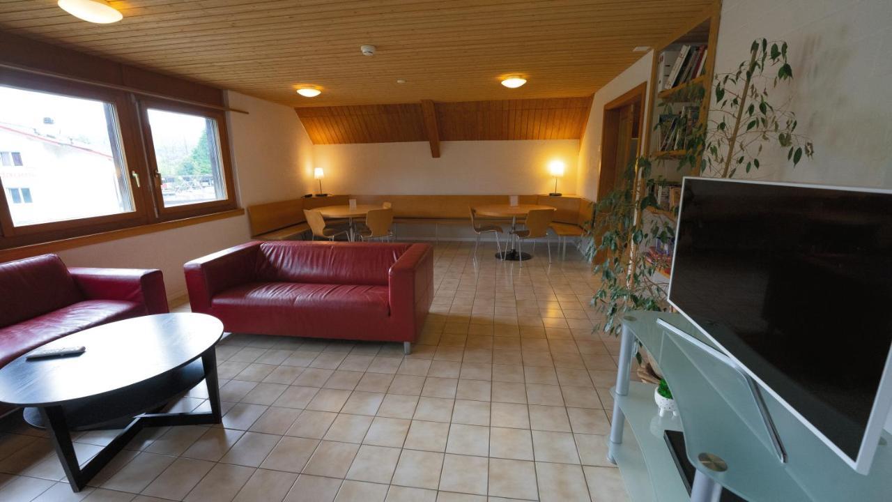 Delemont Youth Hostel Екстер'єр фото