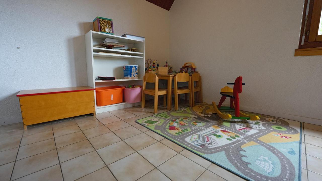 Delemont Youth Hostel Екстер'єр фото