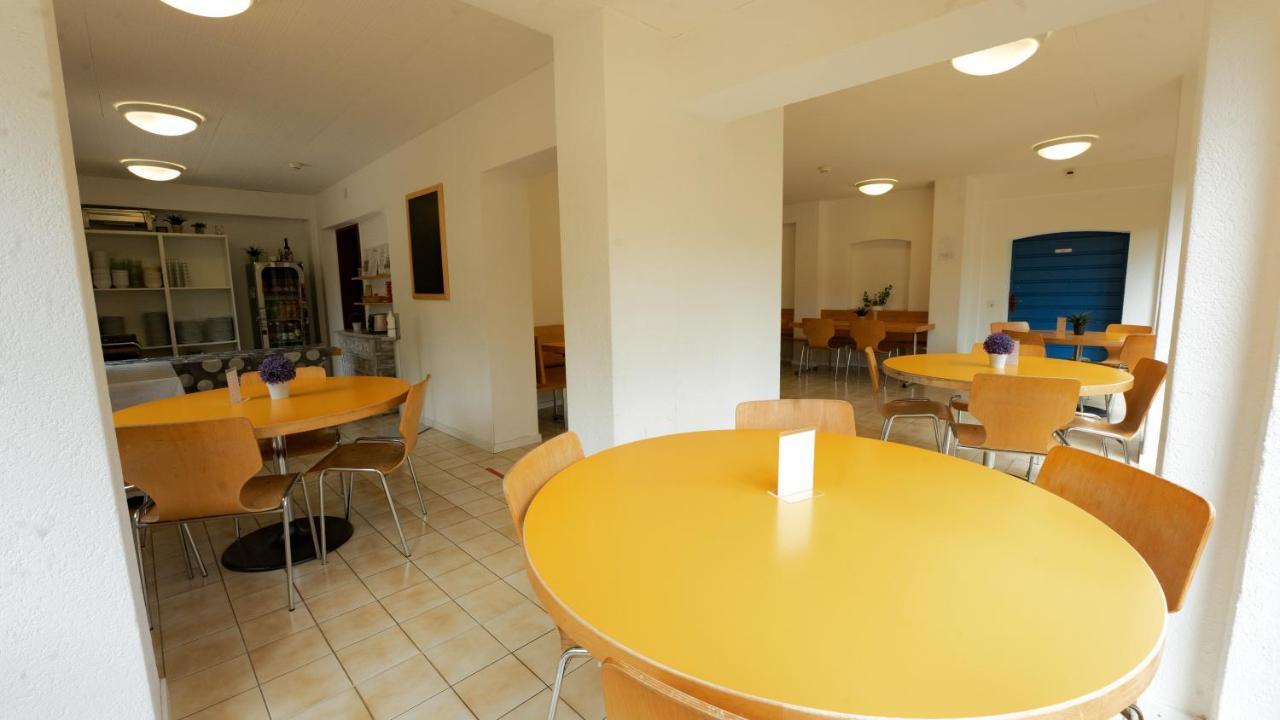 Delemont Youth Hostel Екстер'єр фото