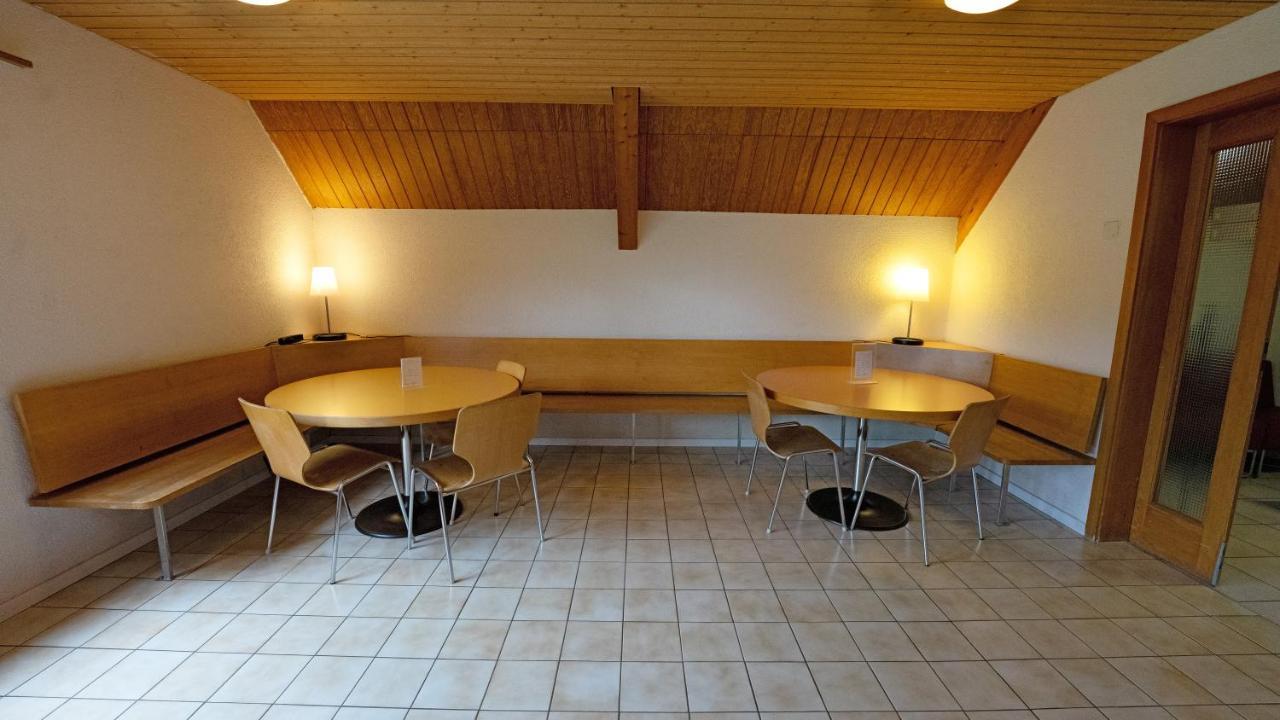 Delemont Youth Hostel Екстер'єр фото