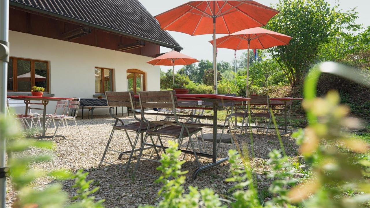 Delemont Youth Hostel Екстер'єр фото