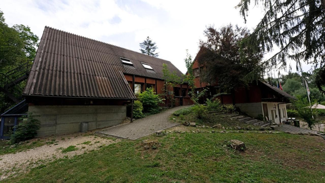 Delemont Youth Hostel Екстер'єр фото
