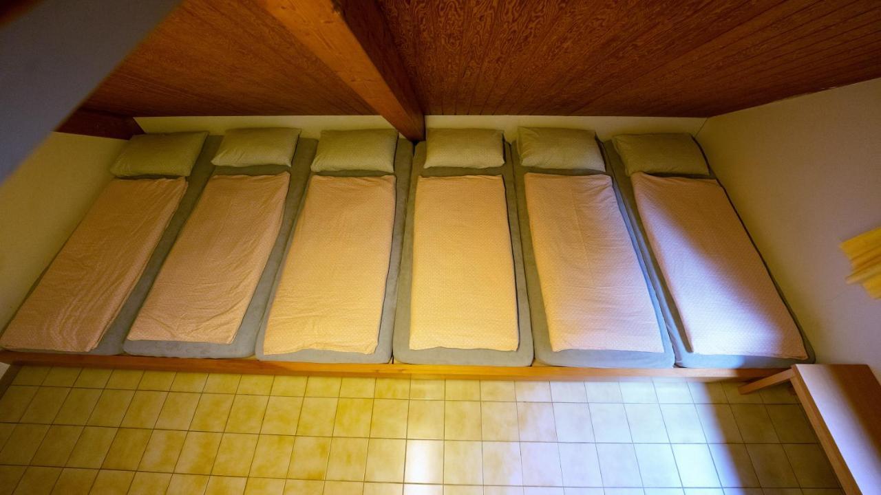 Delemont Youth Hostel Екстер'єр фото