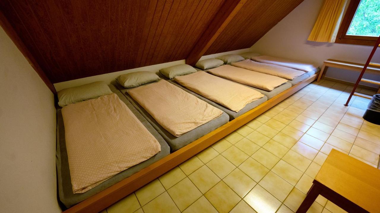 Delemont Youth Hostel Екстер'єр фото