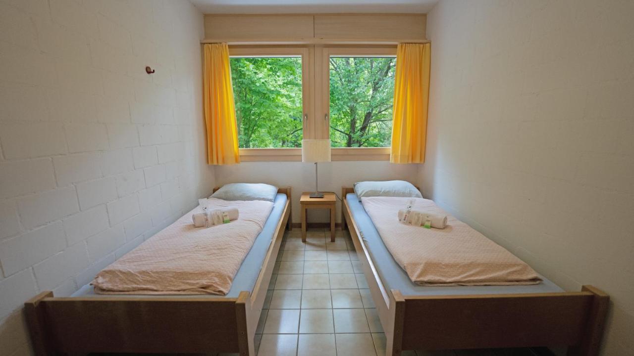 Delemont Youth Hostel Екстер'єр фото