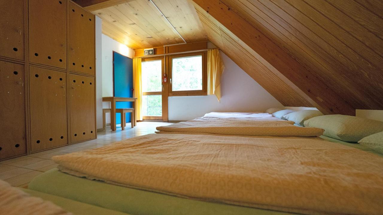 Delemont Youth Hostel Екстер'єр фото