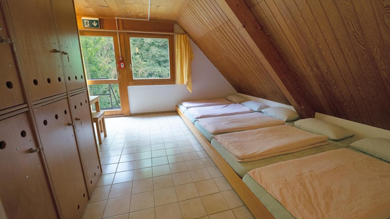 Delemont Youth Hostel Екстер'єр фото