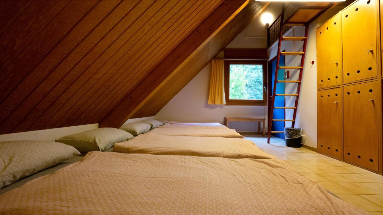 Delemont Youth Hostel Екстер'єр фото
