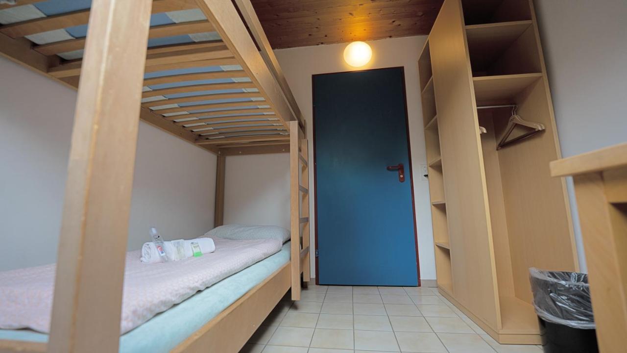 Delemont Youth Hostel Екстер'єр фото