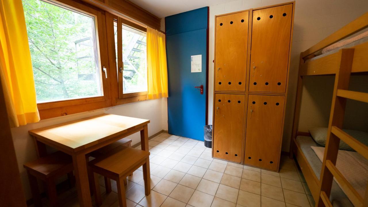 Delemont Youth Hostel Екстер'єр фото