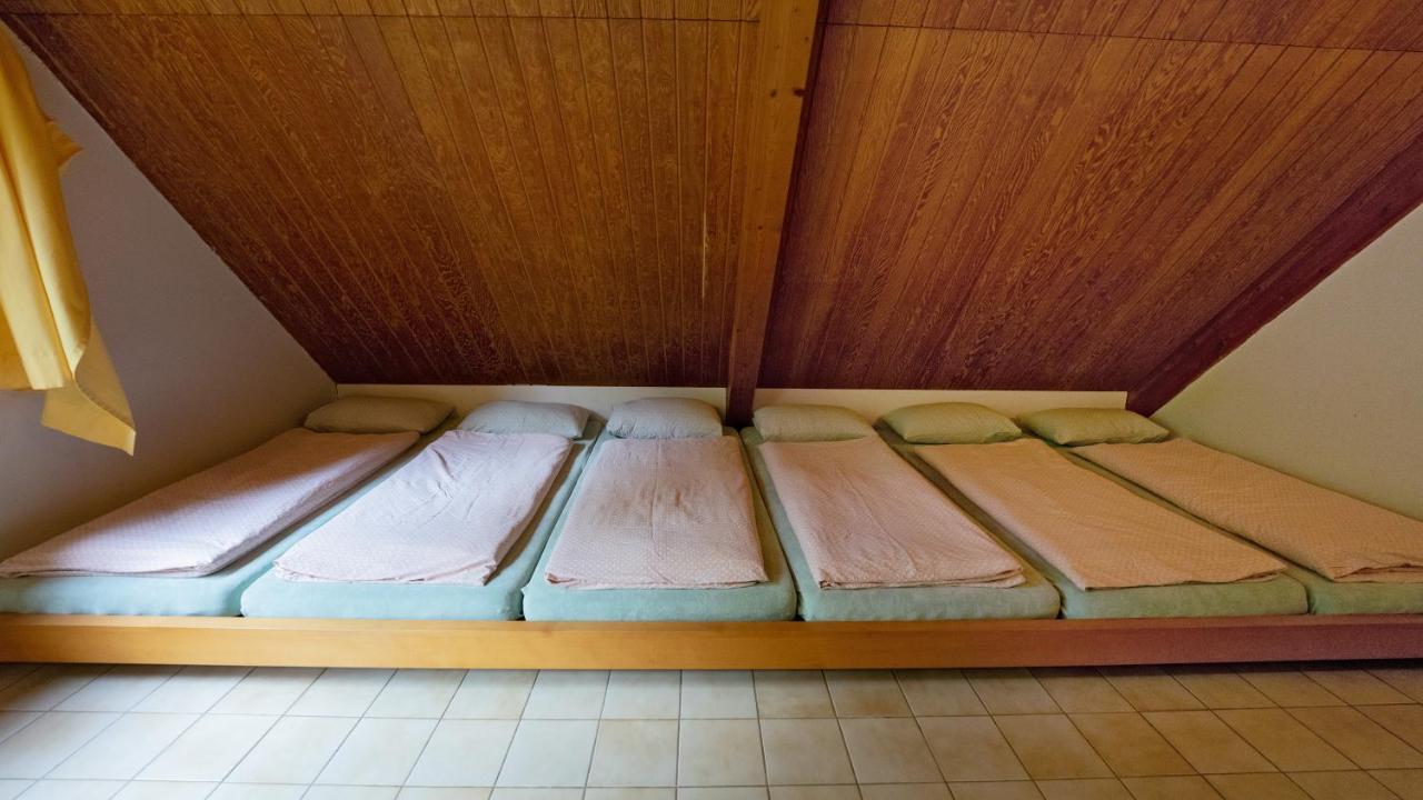 Delemont Youth Hostel Екстер'єр фото