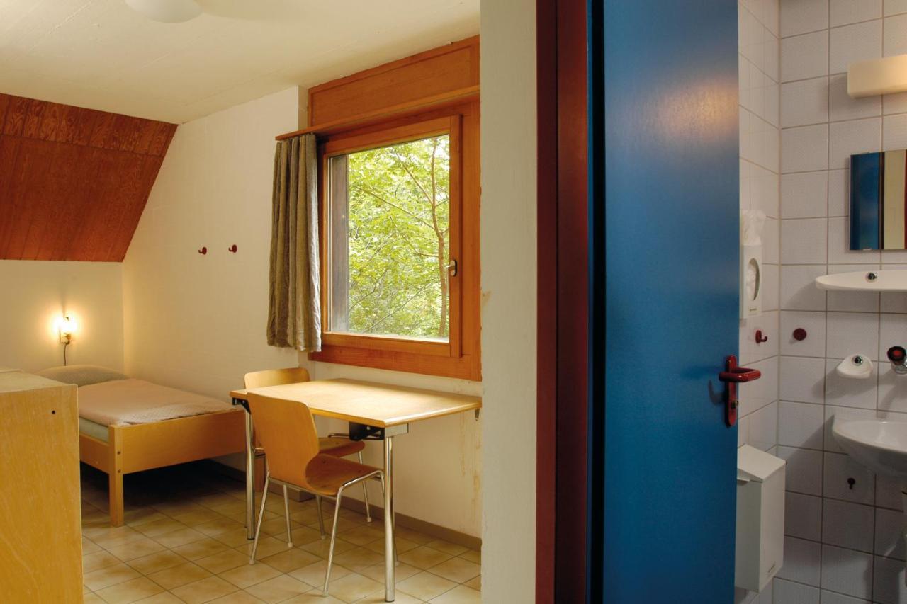 Delemont Youth Hostel Екстер'єр фото