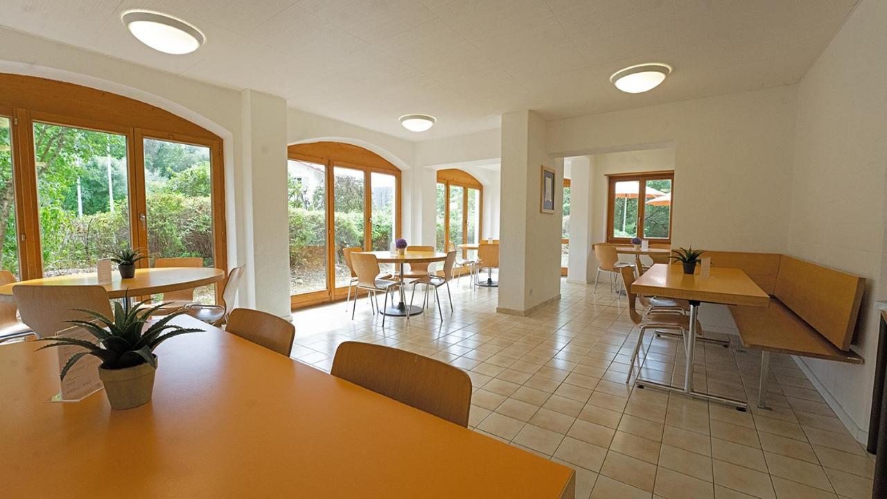 Delemont Youth Hostel Екстер'єр фото